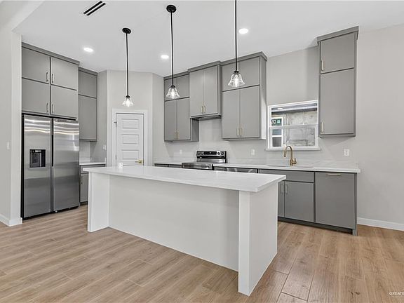 5th image of 804 Nappa Valley Dr