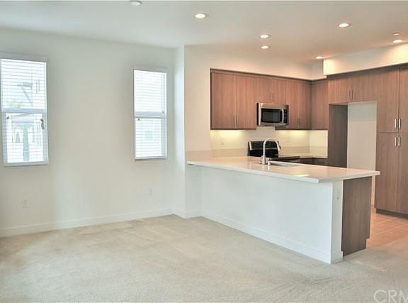 3rd image of 2834 Lily Ln