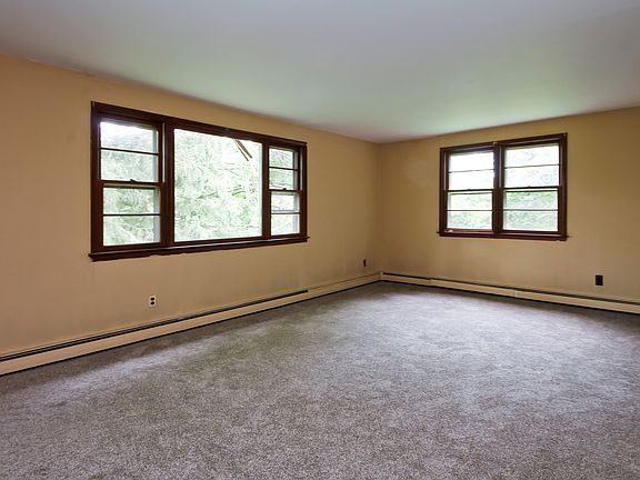 5th image of 66 Croton Ave