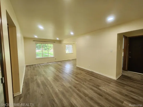 39435 Van Dyke Ave APT 304, Sterling Heights, MI 48313