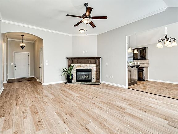 4th image of 5616 Clearwater Dr