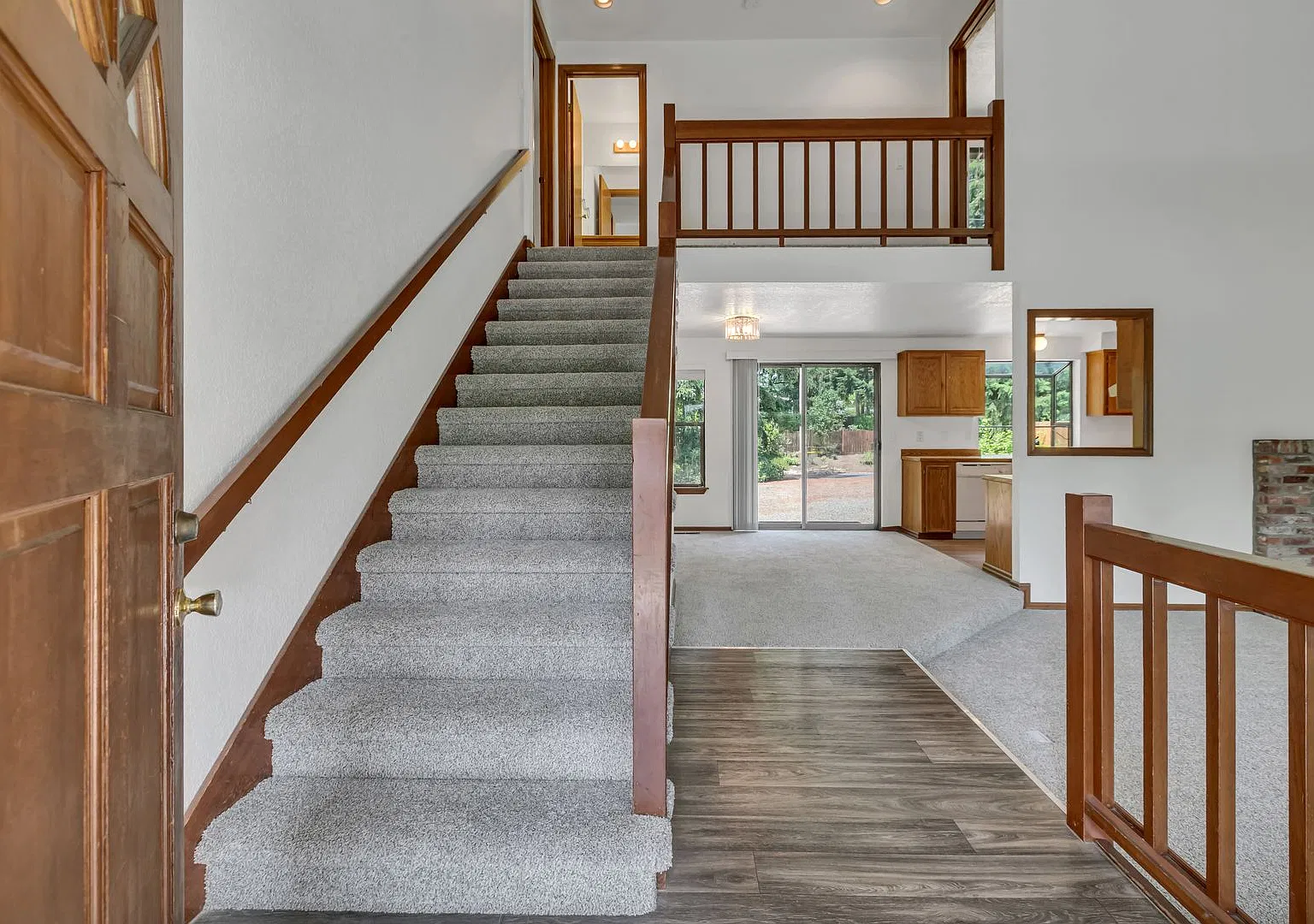 Great Southhill 3 Bedroom Home — Photo 4