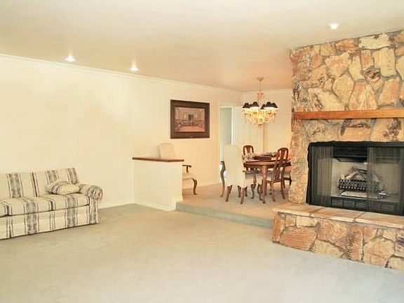 Living Room/Dining Room