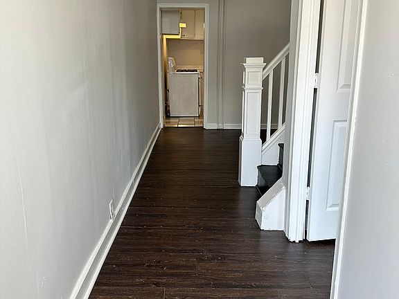 5th image of 107 Stroud St