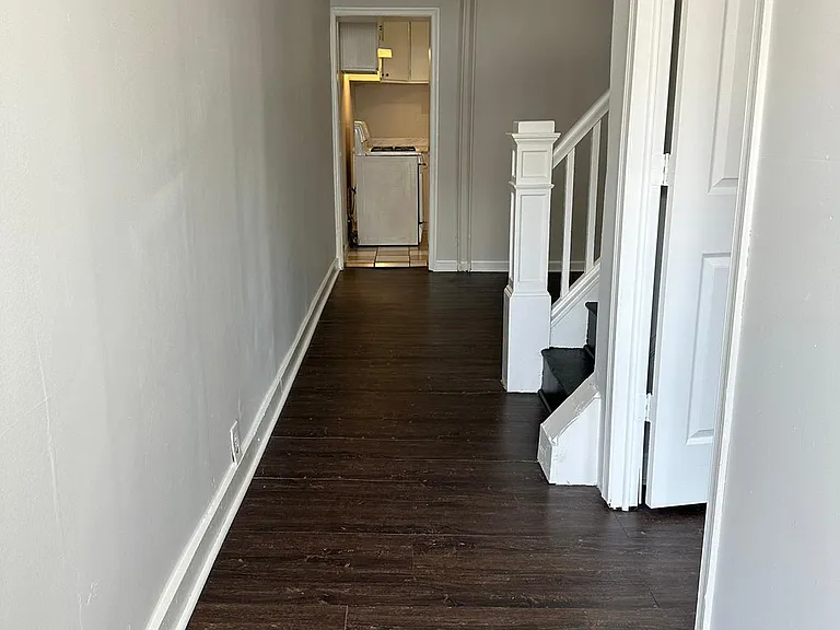 107 Stroud St — Photo 5