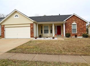 1053 Remington Oaks Ct, Fenton, MO 63026