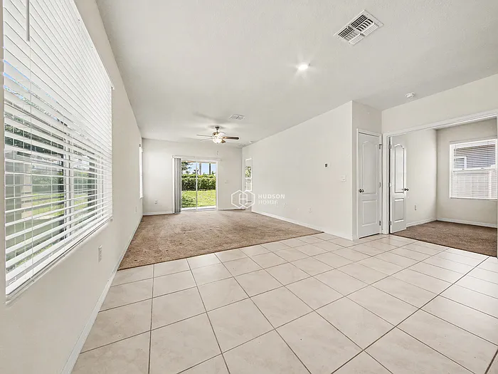 3 bed, 2.0 bath, 1614 sqft, $2,049 — Photo 4