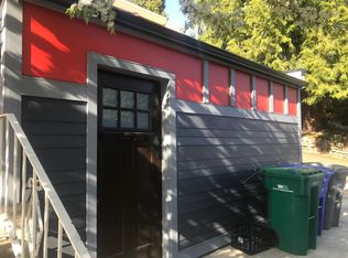 831 NE Holland St #B, Portland, OR 97211