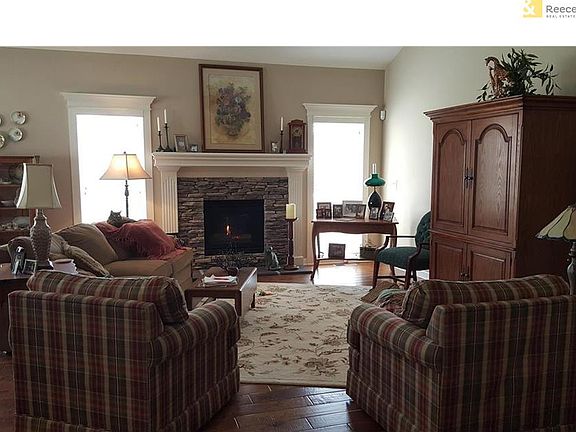 3rd image of 1701 NW Hedgewood Dr