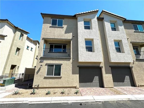 2662 Champagne Gold Ave