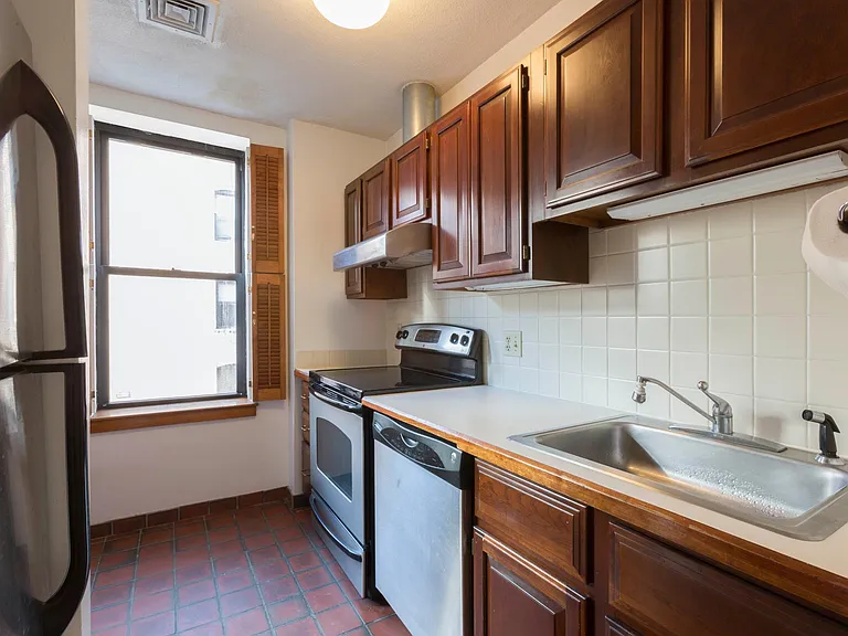 21 Charter St #202 — Photo 12
