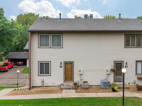 2nd image of 19 River Woods Ln