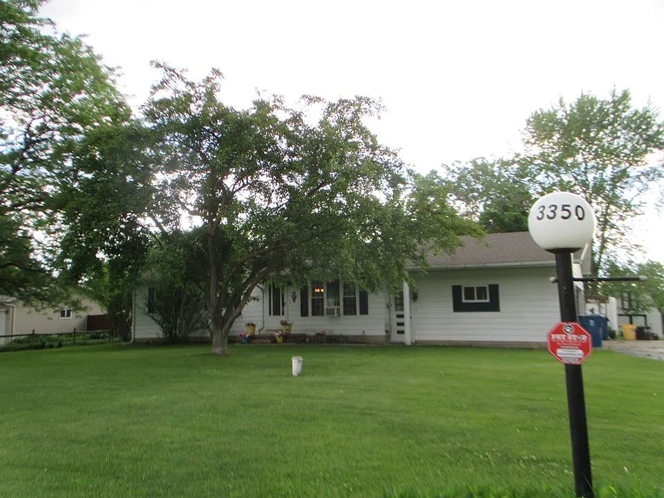 3350 S Seymour Rd photo 1
