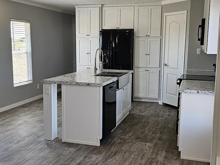4600 Cumberland Farm Cir — Photo 3