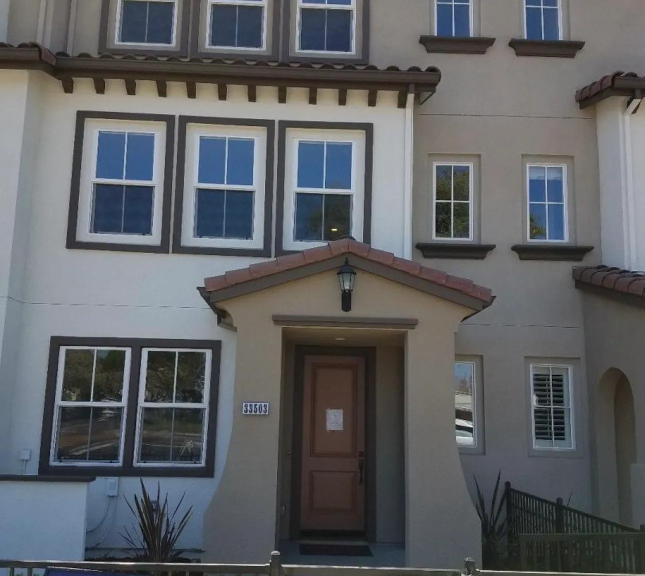 3 bed, 1820 sqft, $4,200 — Photo 1