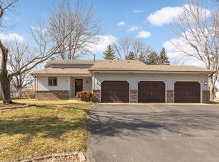 1182 Limestone Dr S, Shakopee, MN 55379