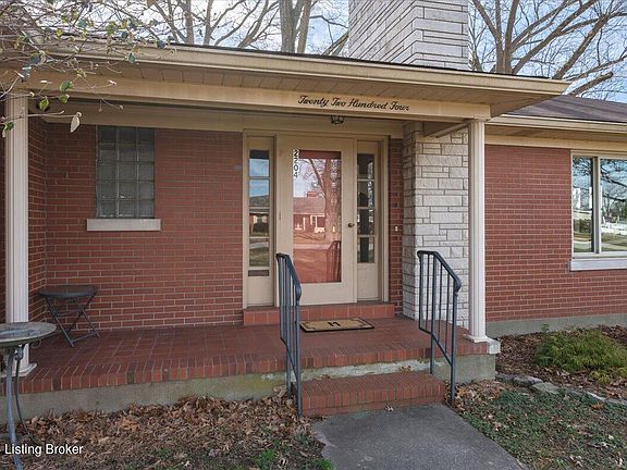 5th image of 2204 Bashford Manor Ln