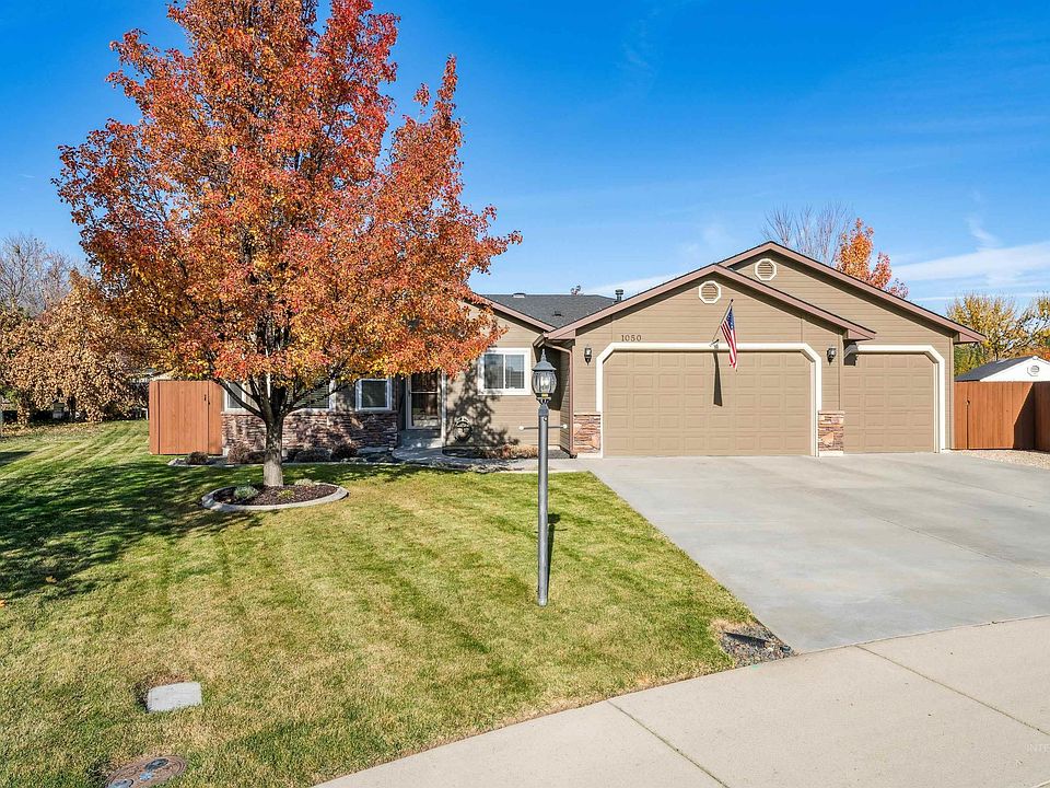 1st image of 1050 E Cougar Creek Ct