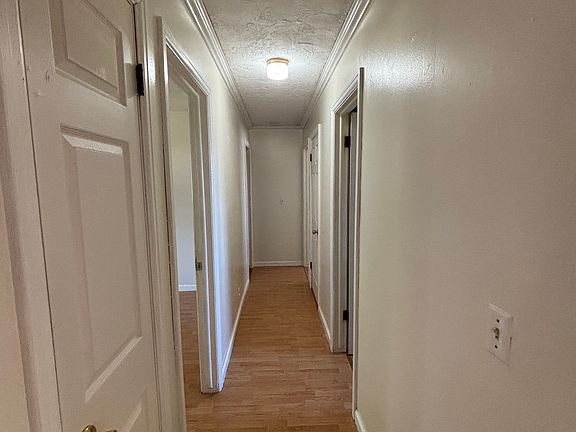 5th image of 686 N 3rd West St W