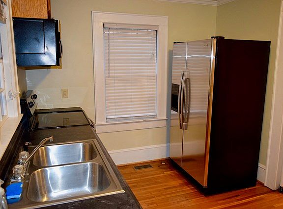 4th image of 1009 F St