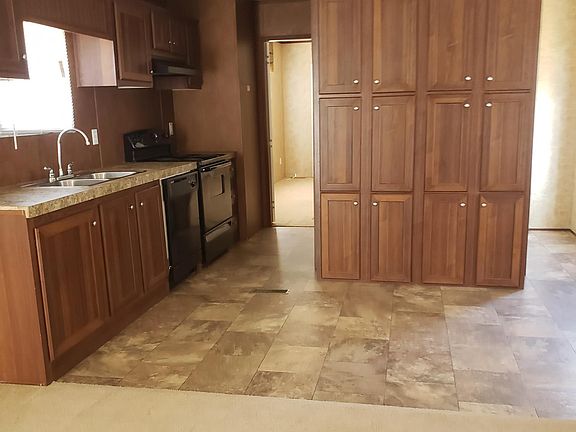 2nd image of 121 Hilbert Dr #20