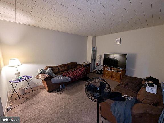 3rd image of 1614 W Market St