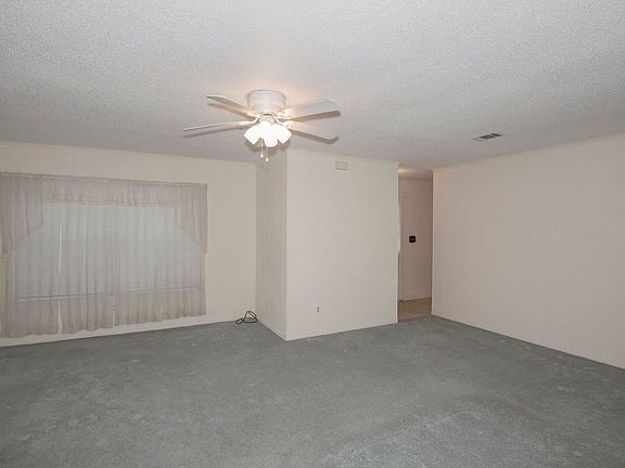 4th image of 2703 Eureka Ln