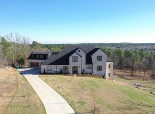 1688 S Silverthorne Dr, Little Rock, AR 72210