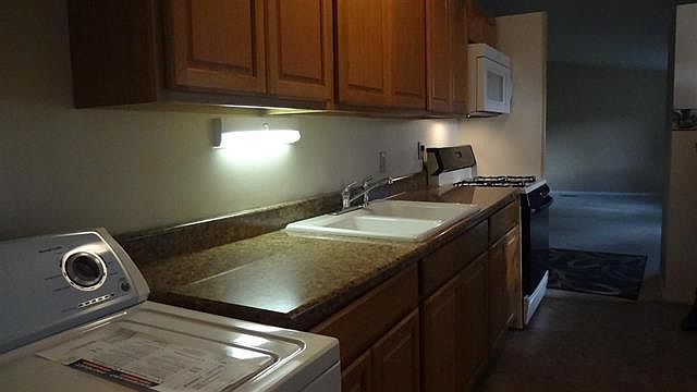 2nd image of 1240 Helmen Dr