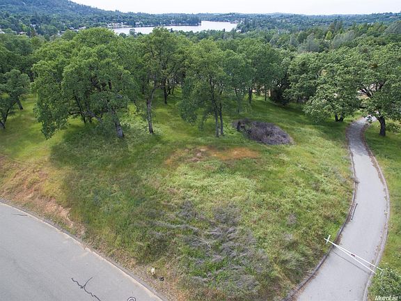 2nd image of 23644 Ironwood Ct