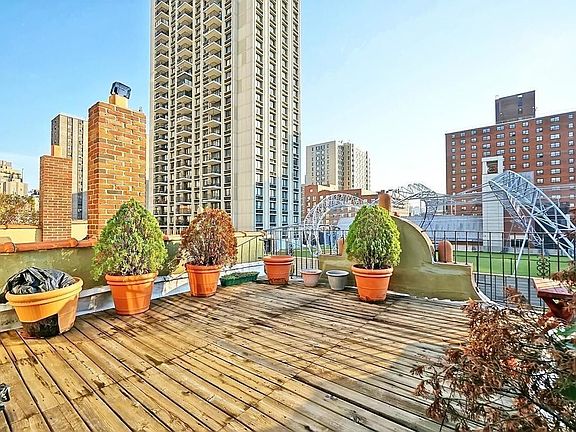 3rd image of 123 W 92nd St APT 4A
