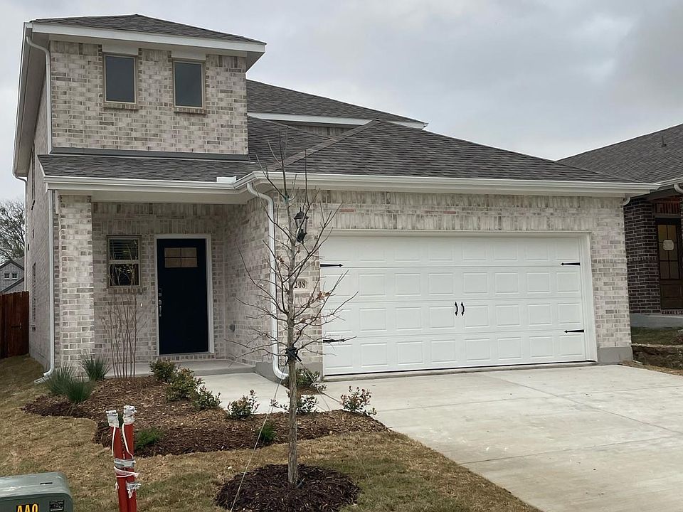 1st image of 3208 Yellow Pine Dr