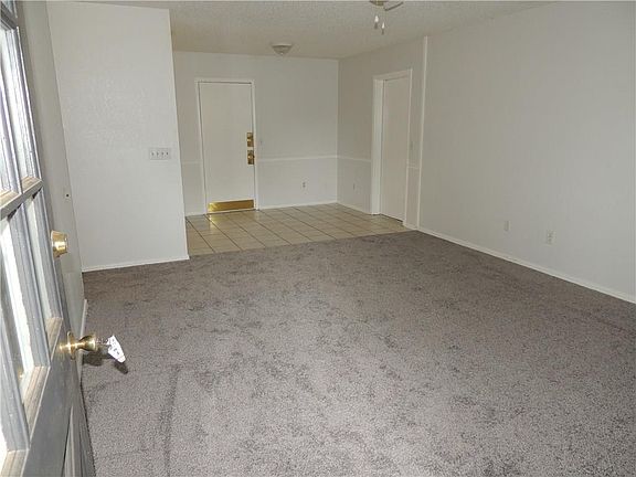 5th image of 436 Crooked Oak Dr