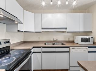 Oxford Court, Edmonton, AB T5X 5Z3