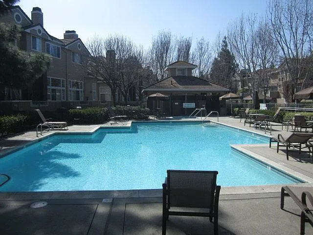 522 Mill River Ln — Photo 16