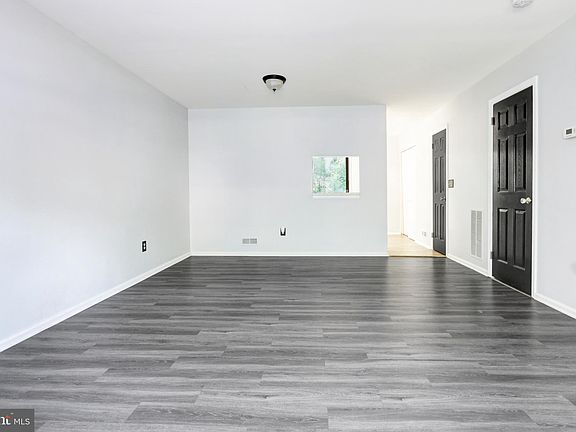 5th image of 27 Cheshire Dr