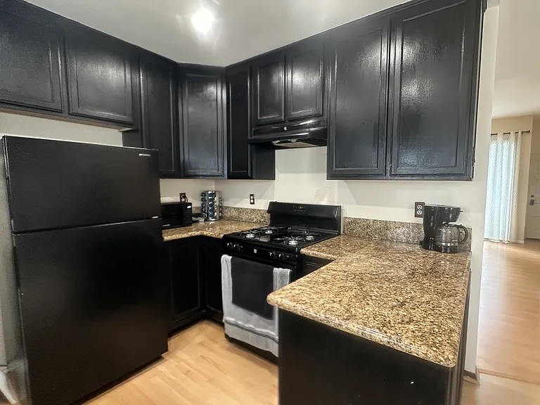 5400 Simpson Ave #4 — Photo 10