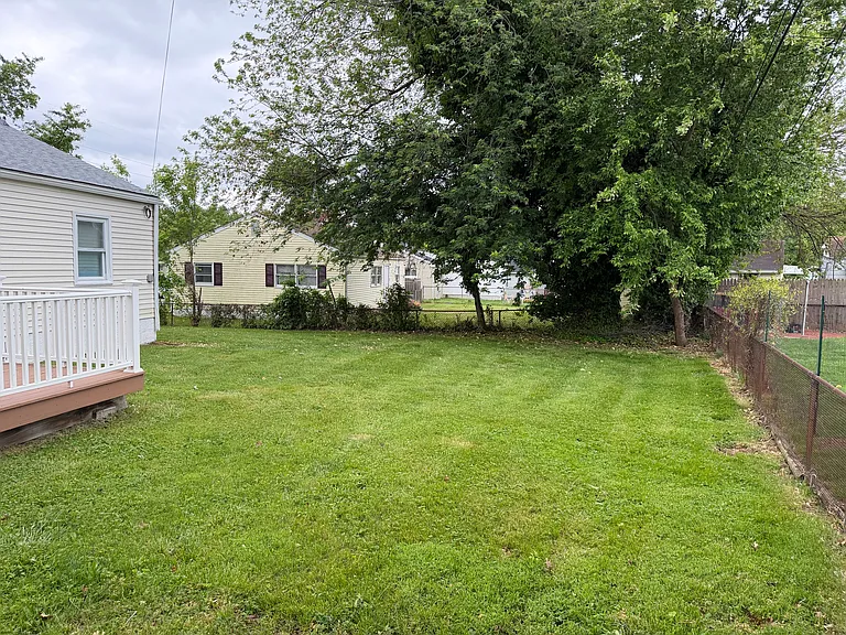 10 Burton Ave — Photo 14
