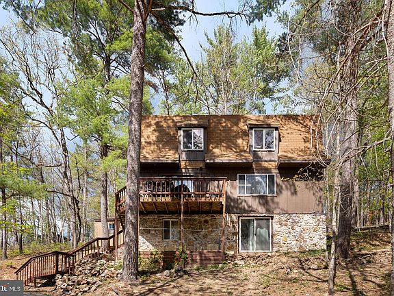 2nd image of 513 Fairway Dr