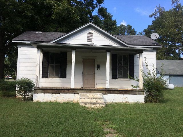 1st image of 320 East St