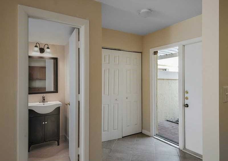 1st image of 20536 NE 6th Ct