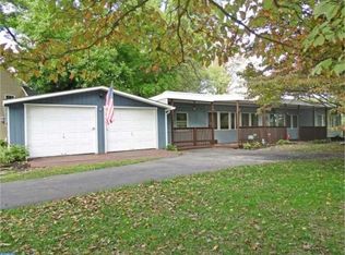 945 Ashton Rd, Bensalem, PA 19020