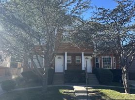 37 Hickory Rd, Pt Washington, NY