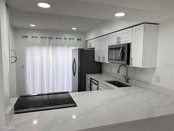 2nd image of 10306R Green Grove Pl
