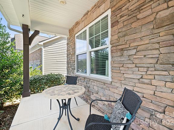 2nd image of 104 Swamp Rose Dr