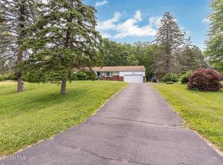 110 Country Ridge Ct, Amsterdam, NY 12010