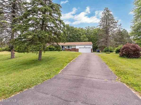 110 Country Ridge Court, Amsterdam, NY 12010