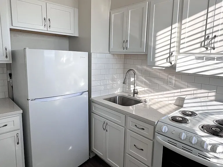 Broadview Apartments — Photo 55