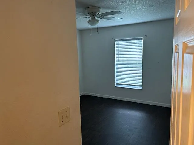 2222 Chestnut Hills Dr — Photo 4
