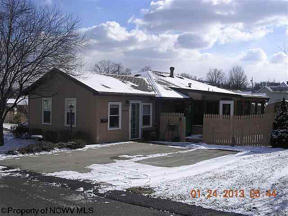 4th image of 365 N Center St